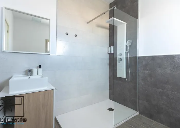 Lola Lajares Irent Fuerteventura *