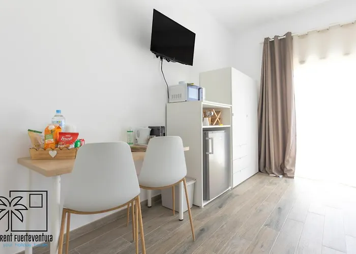 Lola Lajares Irent Fuerteventura * ラ・オリーバ